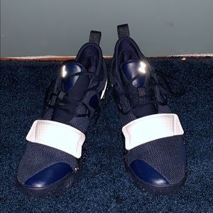 Only had on once. Not my style of basketball shoe.